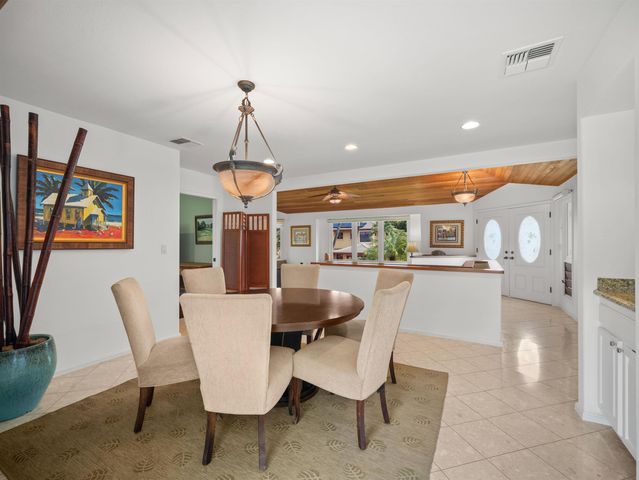 212 E Ikea Kai Pl, Kihei, HI 96753