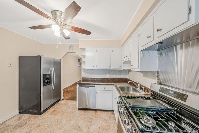 41 Brookside Court, Copiague, NY 11726