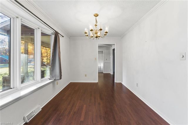 124 Ridgeway Lane, Lexington, NC 27295