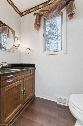 124 Ridgeway Lane, Lexington, NC 27295