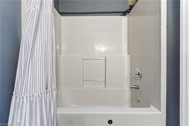 124 Ridgeway Lane, Lexington, NC 27295