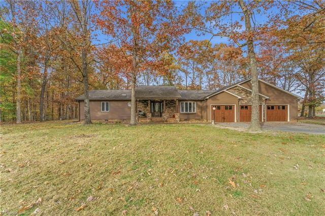 124 Ridgeway Lane, Lexington, NC 27295