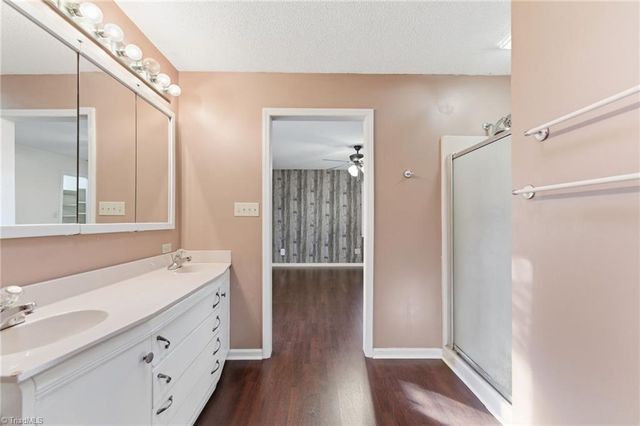 124 Ridgeway Lane, Lexington, NC 27295