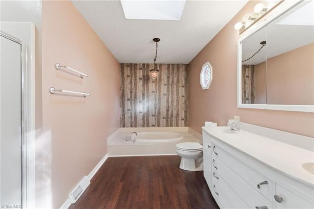 124 Ridgeway Lane, Lexington, NC 27295