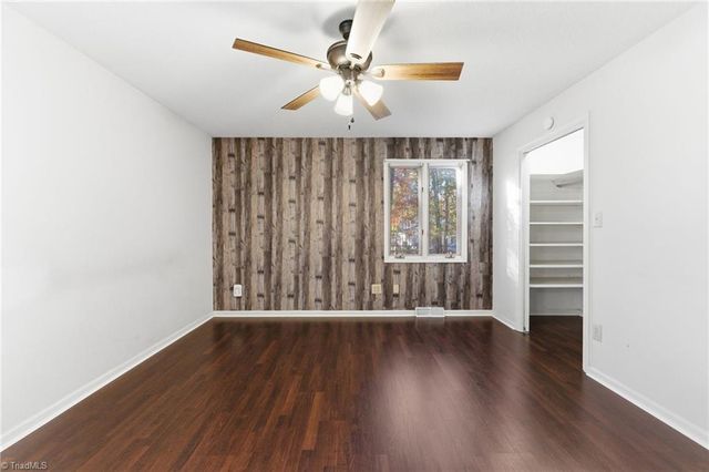 124 Ridgeway Lane, Lexington, NC 27295