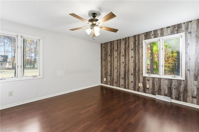 124 Ridgeway Lane, Lexington, NC 27295