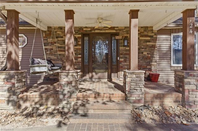 124 Ridgeway Lane, Lexington, NC 27295