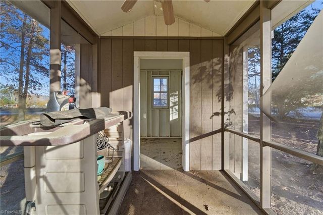 124 Ridgeway Lane, Lexington, NC 27295