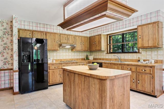 9733 Fall Ridge Trail, Sunset Hills, MO 63127
