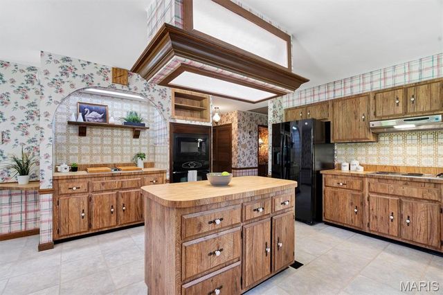 9733 Fall Ridge Trail, Sunset Hills, MO 63127