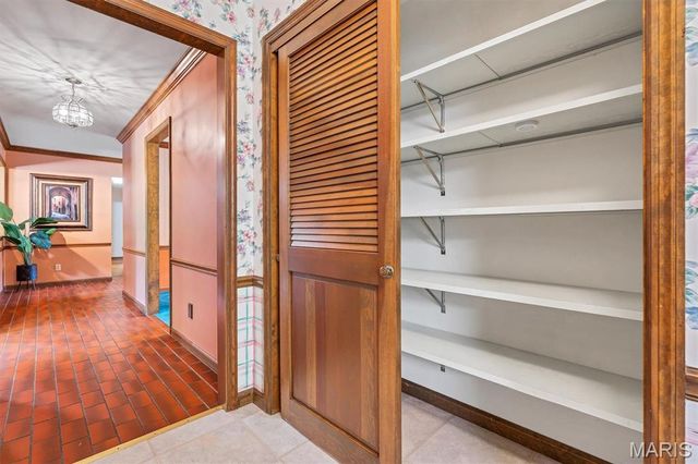 9733 Fall Ridge Trail, Sunset Hills, MO 63127