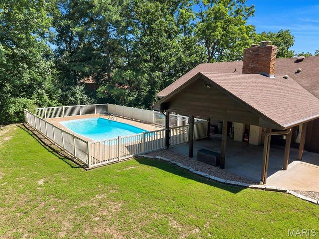 9733 Fall Ridge Trail, Sunset Hills, MO 63127