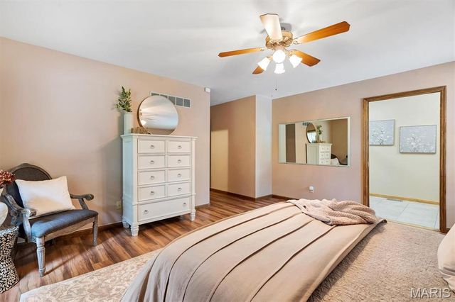 9733 Fall Ridge Trail, Sunset Hills, MO 63127