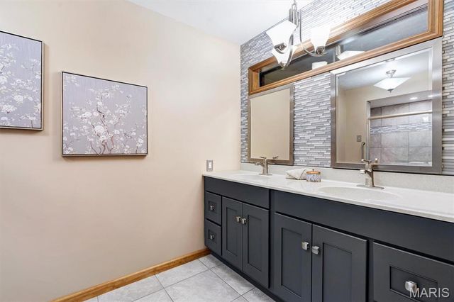 9733 Fall Ridge Trail, Sunset Hills, MO 63127