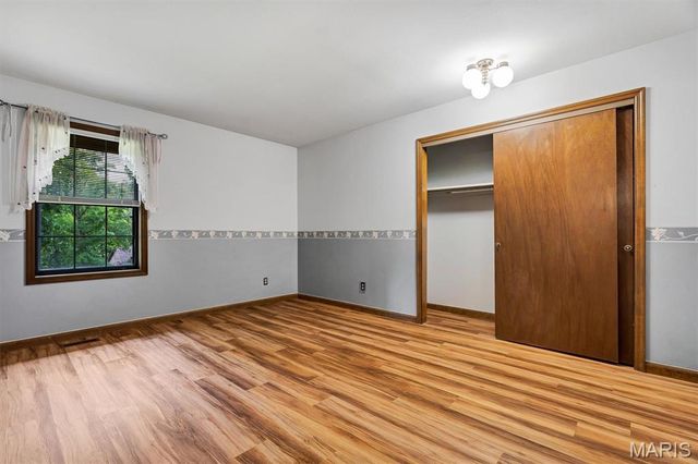 9733 Fall Ridge Trail, Sunset Hills, MO 63127