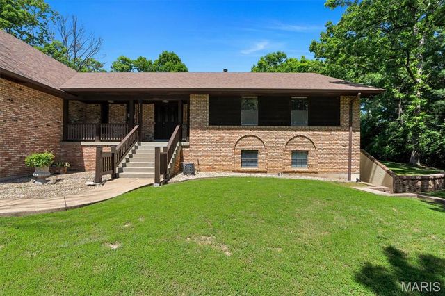 9733 Fall Ridge Trail, Sunset Hills, MO 63127