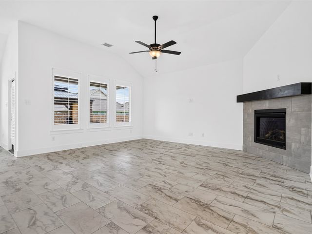 942 Lawless Lane, Fate, TX 75087