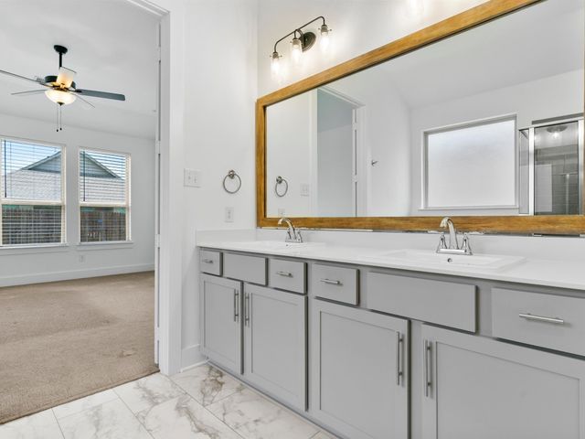 942 Lawless Lane, Fate, TX 75087