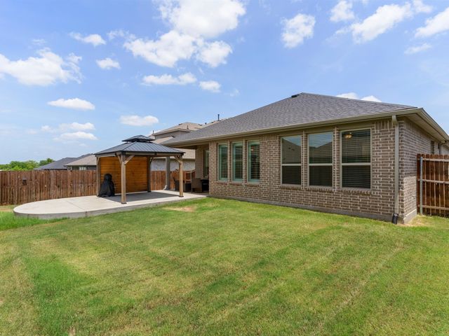 942 Lawless Lane, Fate, TX 75087