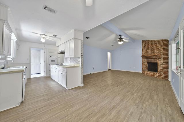 807 Richvale Lane, Houston, TX 77062