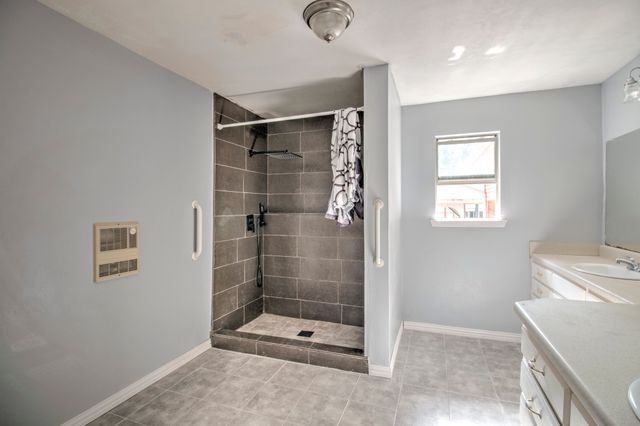 929 Dodson Street, Gainesville, TX 76240