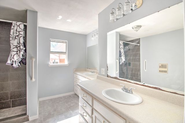 929 Dodson Street, Gainesville, TX 76240