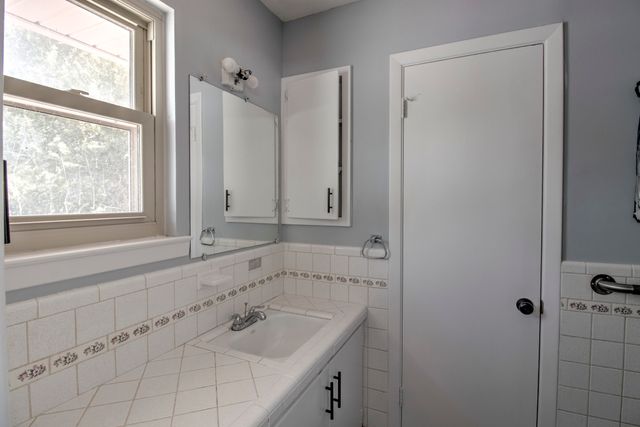 929 Dodson Street, Gainesville, TX 76240