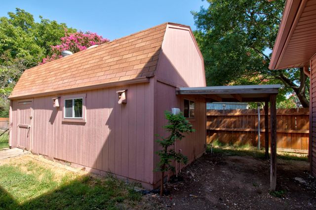 929 Dodson Street, Gainesville, TX 76240