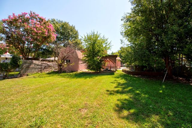 929 Dodson Street, Gainesville, TX 76240