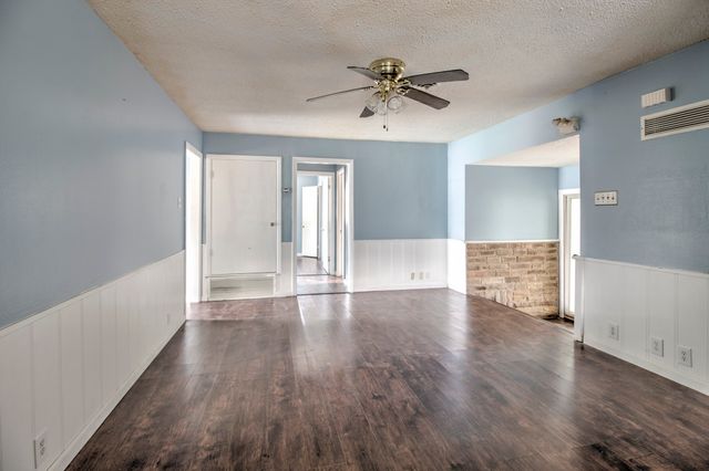 929 Dodson Street, Gainesville, TX 76240