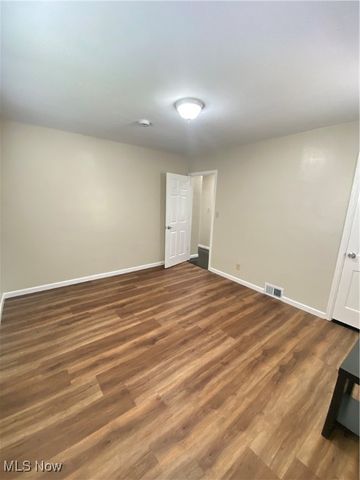 808 Marmion Avenue, Youngstown, OH 44502