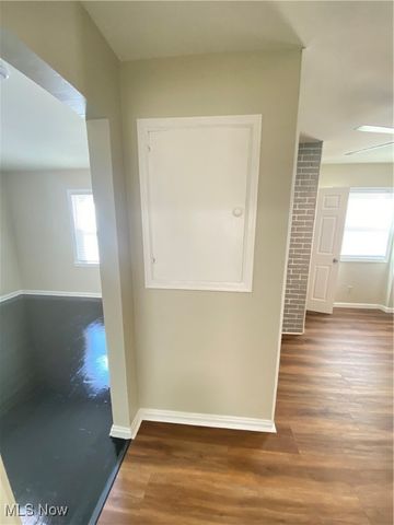 808 Marmion Avenue, Youngstown, OH 44502