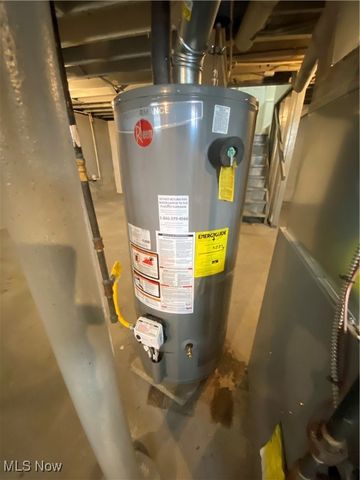 808 Marmion Avenue, Youngstown, OH 44502