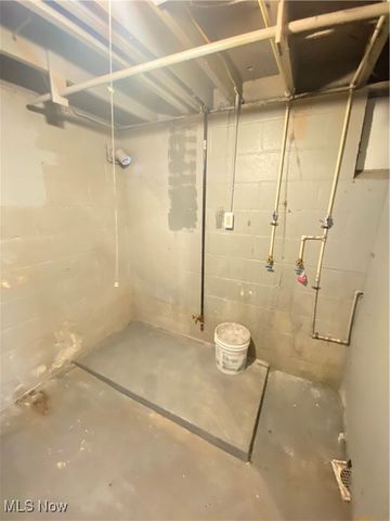 808 Marmion Avenue, Youngstown, OH 44502