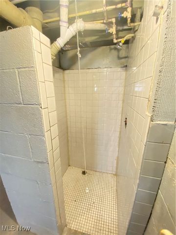 808 Marmion Avenue, Youngstown, OH 44502