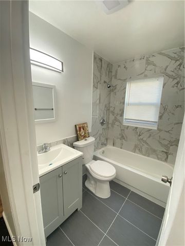 808 Marmion Avenue, Youngstown, OH 44502