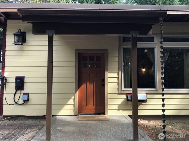323 E Pickering Road, Shelton, WA 98584