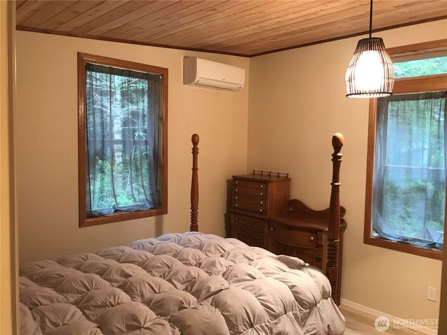 323 E Pickering Road, Shelton, WA 98584