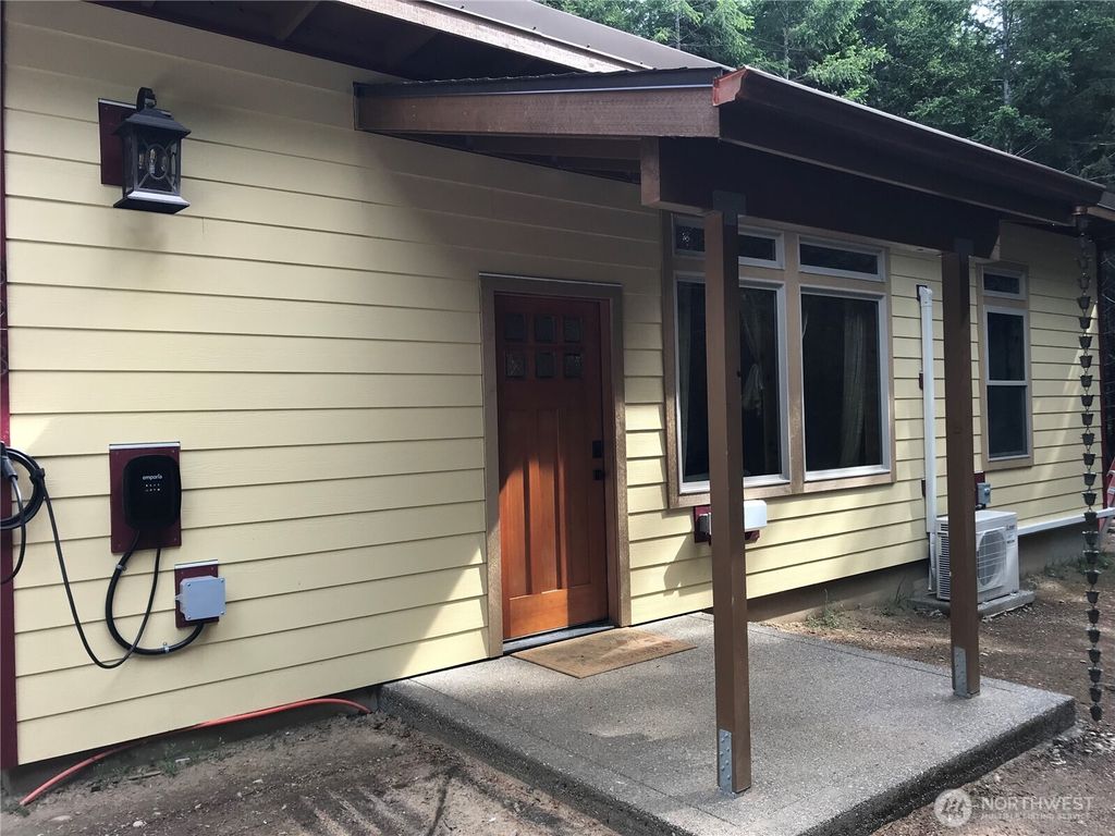 323 E Pickering Road, Shelton, WA 98584