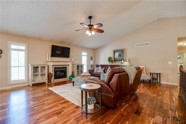 102 Wolf Creek Court, Franklin, OH 45005