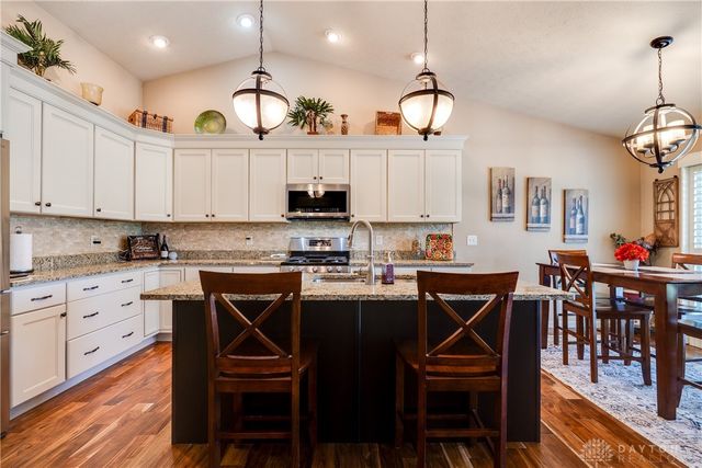 102 Wolf Creek Court, Franklin, OH 45005