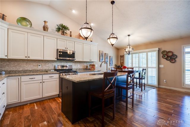 102 Wolf Creek Court, Franklin, OH 45005