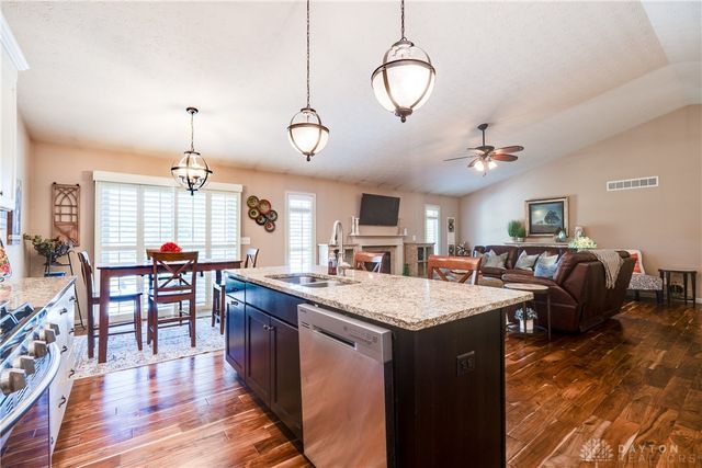 102 Wolf Creek Court, Franklin, OH 45005
