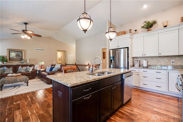 102 Wolf Creek Court, Franklin, OH 45005