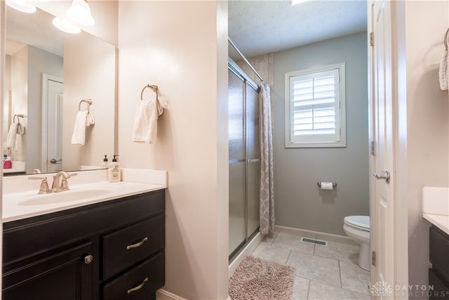 102 Wolf Creek Court, Franklin, OH 45005