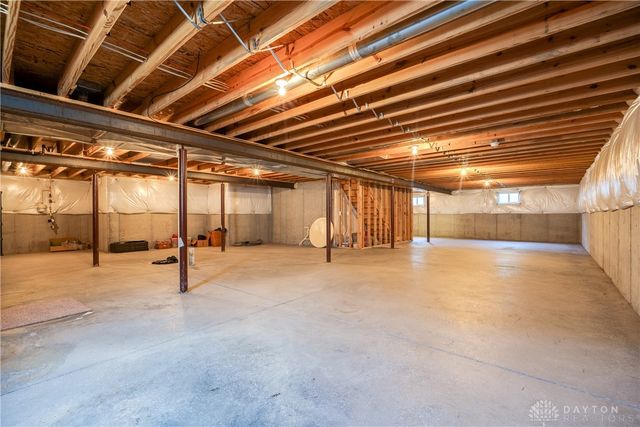 102 Wolf Creek Court, Franklin, OH 45005
