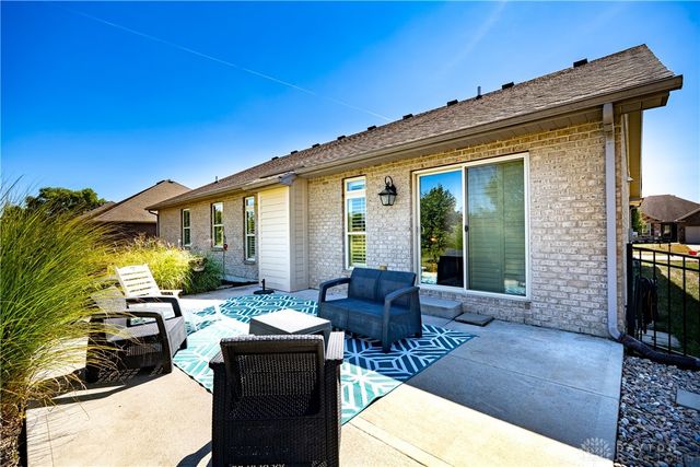 102 Wolf Creek Court, Franklin, OH 45005