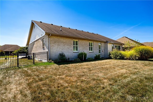 102 Wolf Creek Court, Franklin, OH 45005