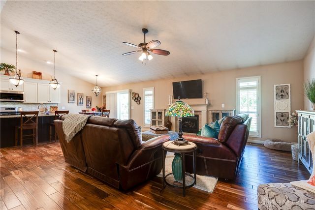 102 Wolf Creek Court, Franklin, OH 45005