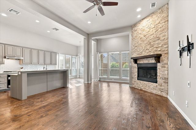 304 Thistle Ridge, Denton, TX 76210
